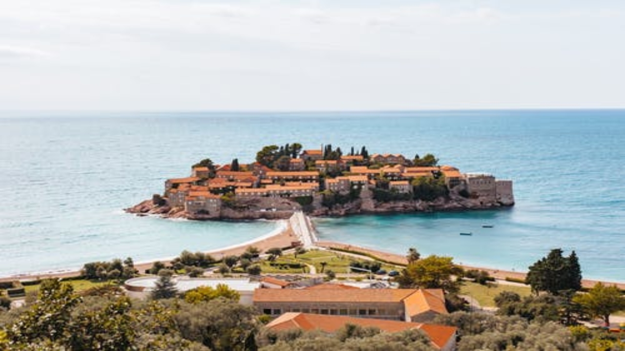 Director of Finance, Luxury Resort – Montenegro